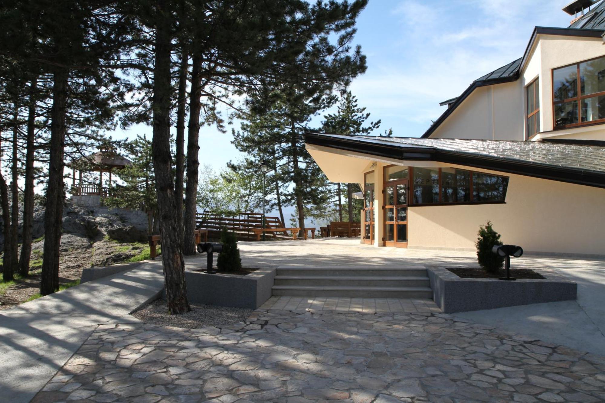 Hotel Trebjesa Nikšić Екстериор снимка